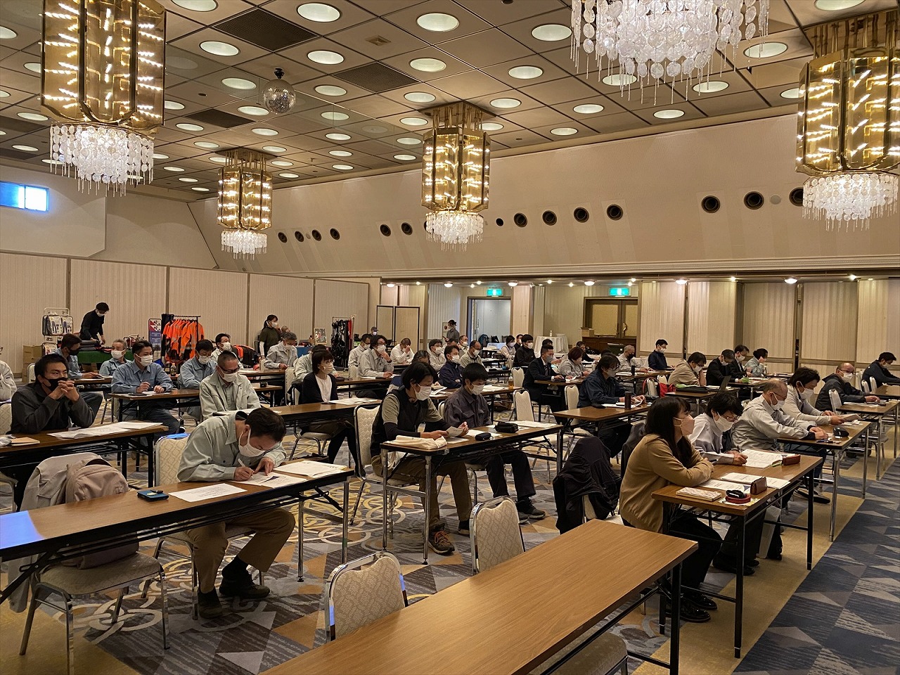 初日座学会場